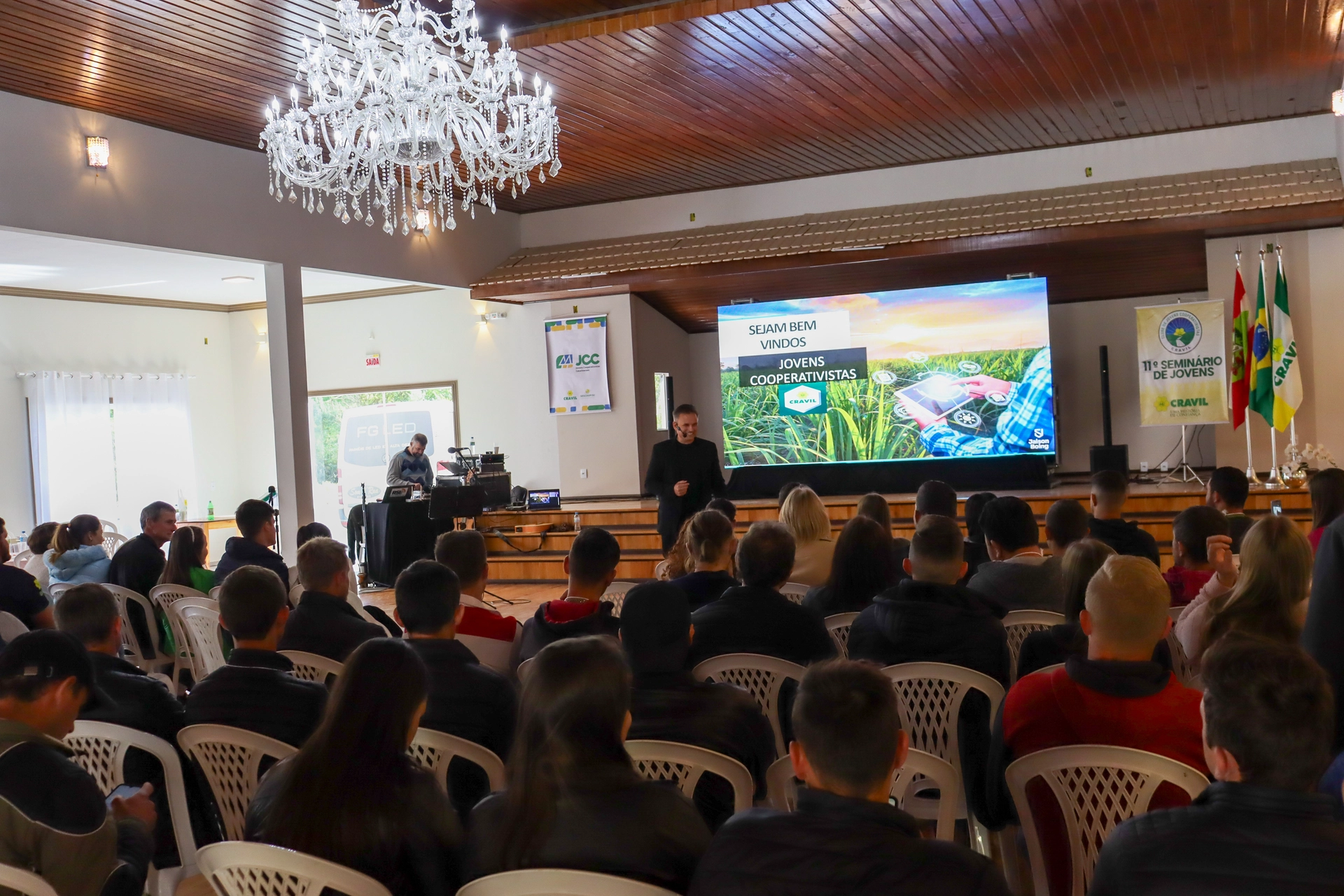 Seminário CravilPec reúne criadores de bovinos de corte e leite em Petrolândia