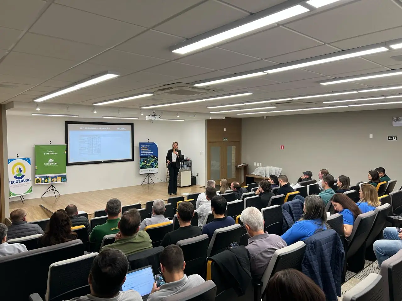 FECOERUSC promove workshop sobre reforma tributária em parceria com o SESCOOP/SC