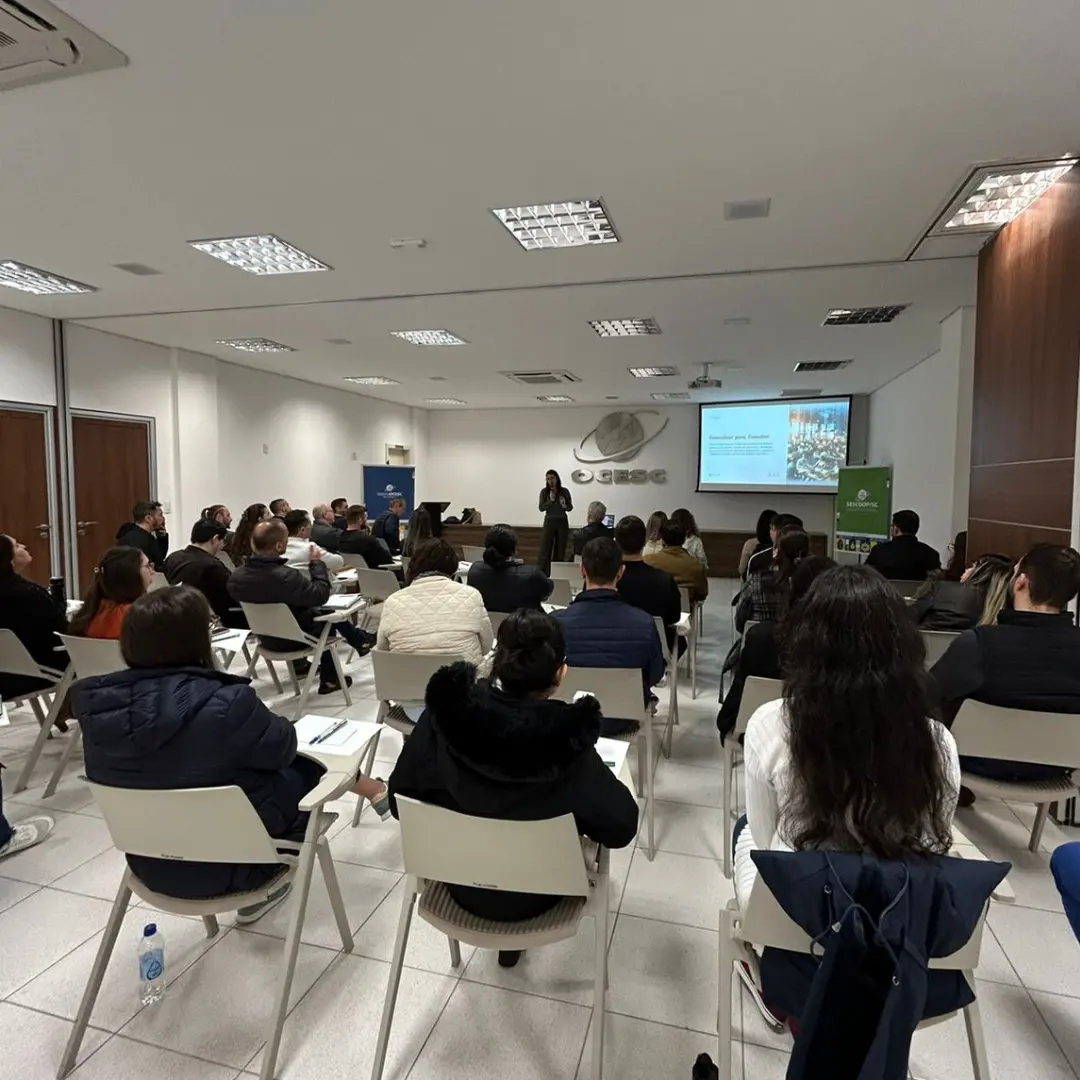 Sistema OCESC realiza treinamento interno sobre LGPD e Comunicação