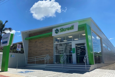 Sicredi projeta ampliar rede de atendimento físico em SC