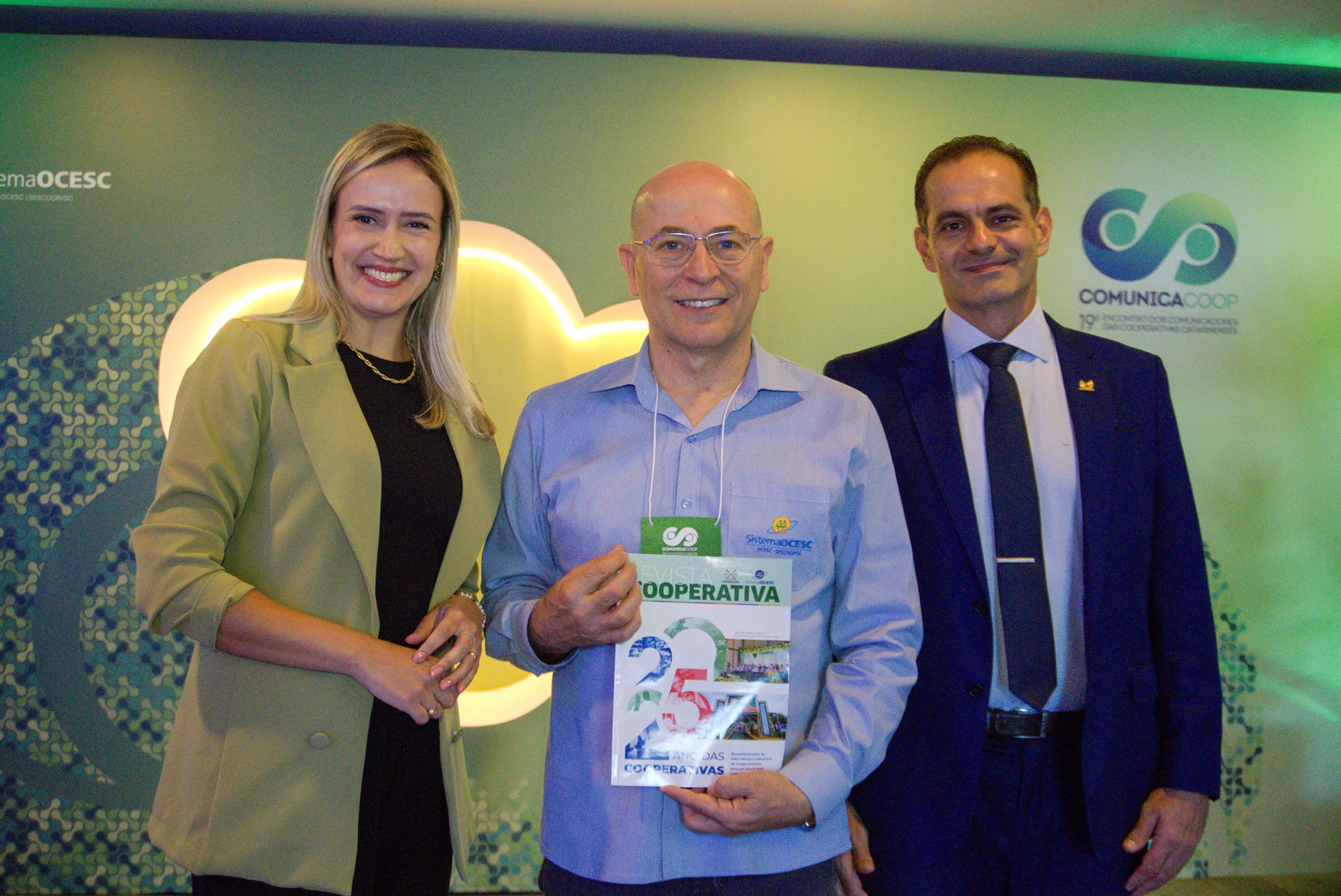 Revista Cooperativa é lançada no Encontro de Comunicadores do Sistema OCESC
