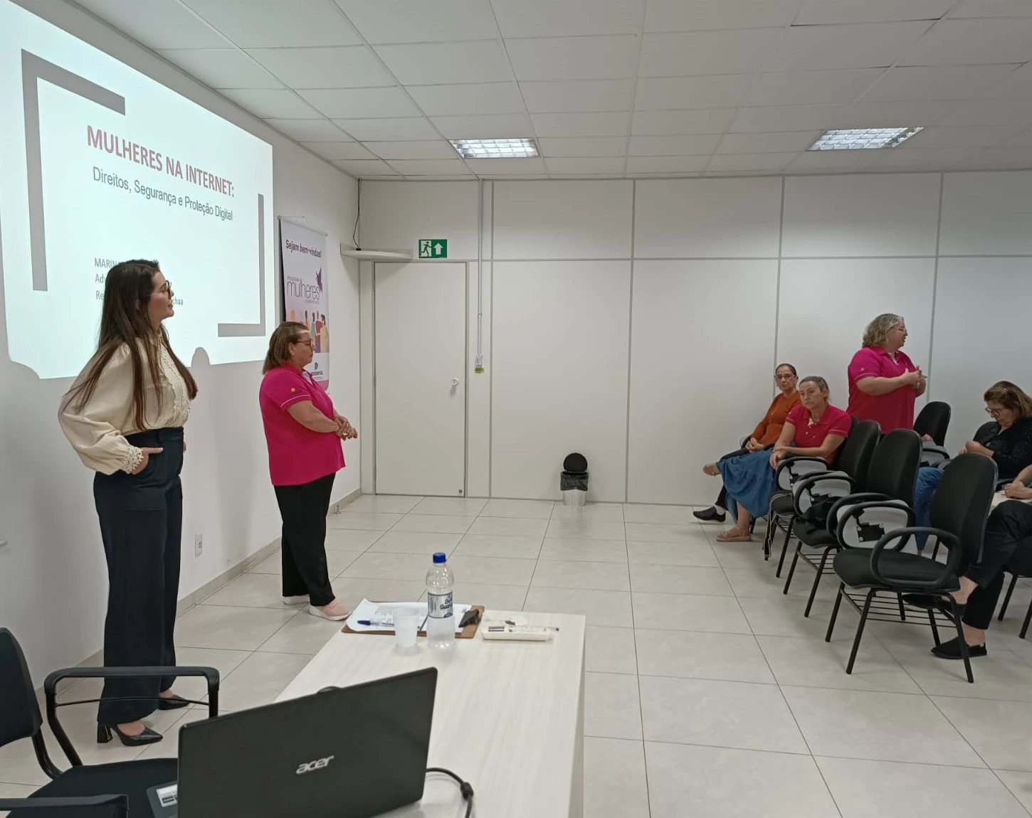 Núcleo Feminino CERSUL participa de palestra sobre segurança digital para mulheres
